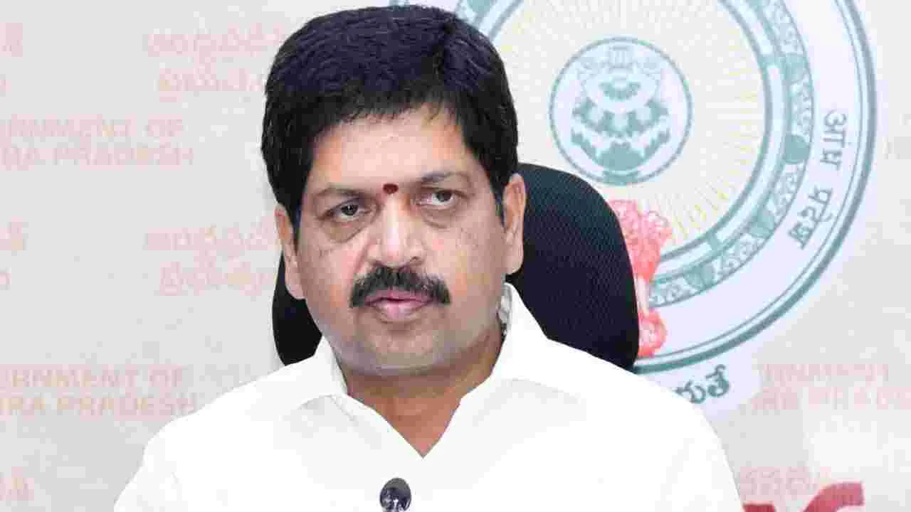 మచిలీపట్నం ఆస్పత్రిలో మంత్రి  కొల్లు రవీంద్ర ఆకస్మిక తనిఖీలు