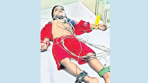 ప్రాణం తీసిన విద్యుత్‌ తీగ