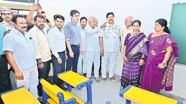 KV: కేవీలు.. జిల్లాకు గర్వకారణం: కలెక్టర్‌