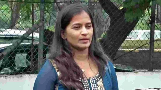 మద్యం మత్తులో రాజ్‌తరుణ్‌ మాజీ ప్రియురాలు లావణ్య హల్‌చల్‌