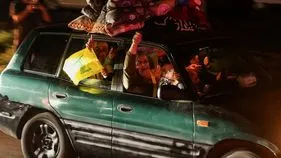 లెబనాన్‌లో కాల్పుల విరమణ సంబరాలు.. సొంత గూటికి చేరుతున్న ప్రజలు