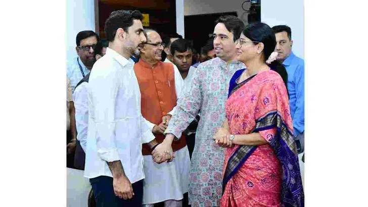 'అప్నాపన్‌-మై ఎక్స్‌పీరియన్స్ విత్ మోదీ' పుస్తకావిష్కరణ.. హాజరైన ప్రముఖులు