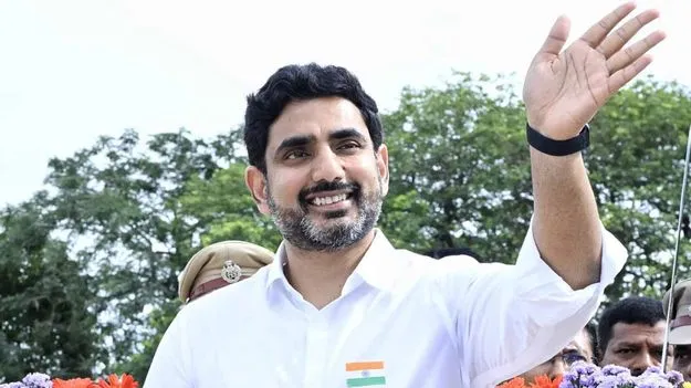‘బాగున్నారా’ అంటూ కరచాలనం.. మోపిదేవిలో ప్రజలను ఆప్యాయంగా పలకించిన లోకేశ్