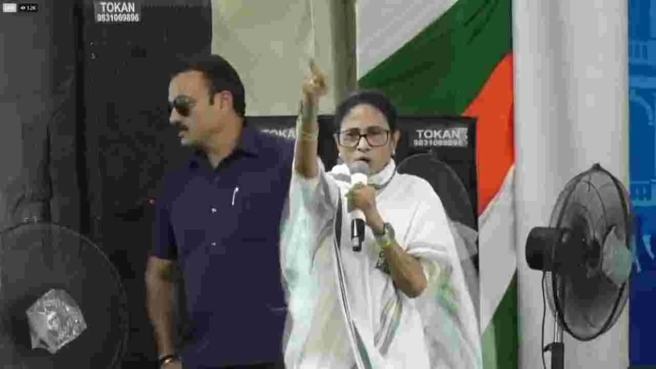 ఐదేళ్లు ప్రశాంతంగా జీవించాలంటే బీజేపీని ఐక్యంగా అడ్డుకోండి.. మమత పిలుపు