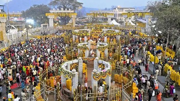 మేడారంలో తుది దశకు అభివృద్ధి పనులు..