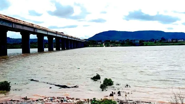 అదే జోరు.. వాన హోరు
