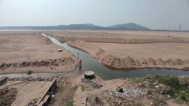 పాతాళానికి చేరిన గంగమ్మ...