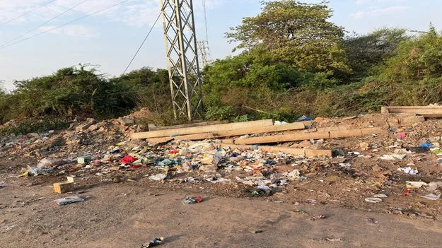 వార్డు అధికారులు ఎక్కడ?