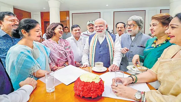 ఆందోళన వద్దు.. నేను మీతోనే!