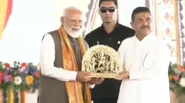 ఘనంగా 'పశ్చిమబంగ దివస్' వేడుకలు.. సీఎం సువేందు అధికారితో కలిసి పాల్గొన్న ప్రధాని మోదీ