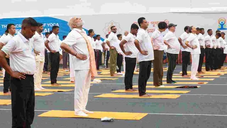 యోగా దినోత్సవంలో పాల్గొన్న ప్రధాని నరేంద్ర మోదీ..