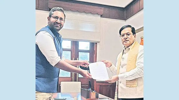 పోర్టు కాలుష్యాన్ని నియంత్రించండి