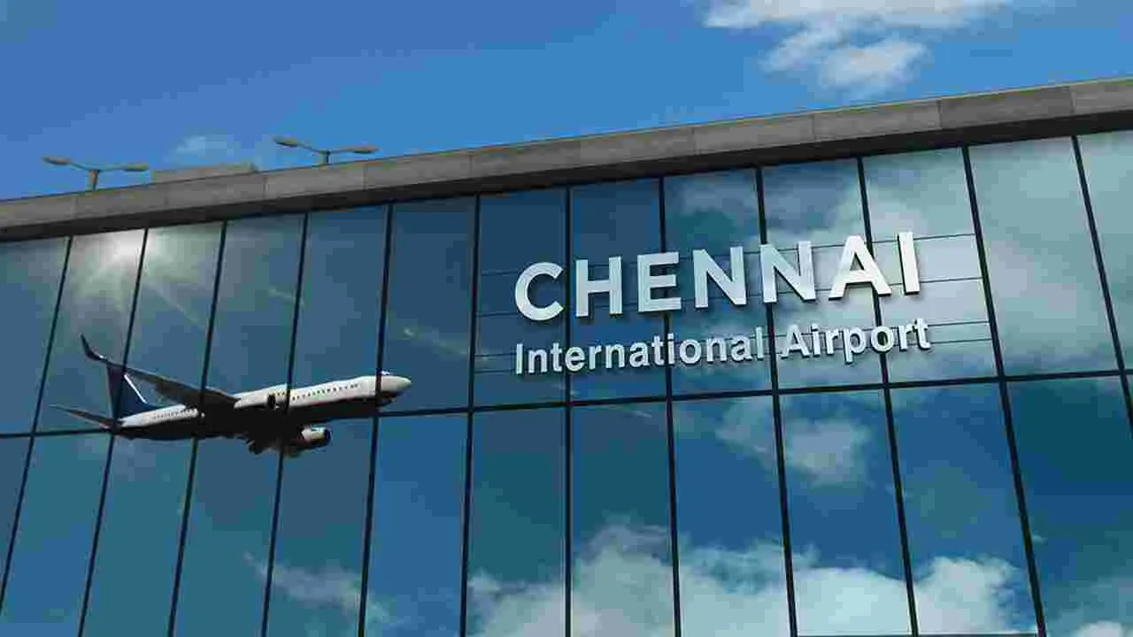 సెలవుల ఎఫెక్ట్‌.. విమాన చార్జీలకు రెక్కలు