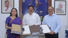 ఏపీలో ‘మీ మార్ట్స్’.. ఎన్‌సీసీఎఫ్‌తో పౌరసరఫరాల శాఖ కీలక ఎంవోయూ