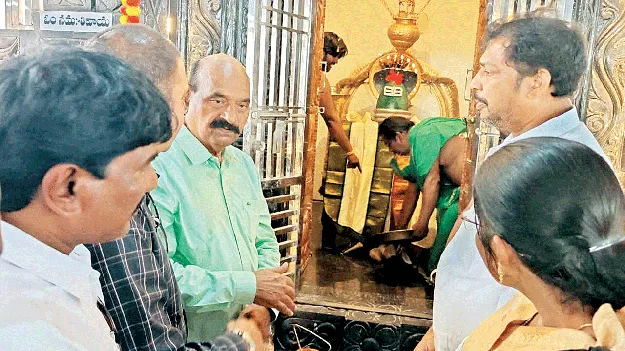 ప్రతి ఇంటా ఆనందాల వెల్లువ 