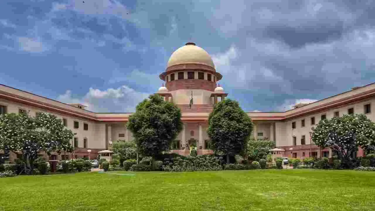 ఫుట్‌పాత్‌లపై నడవడం పౌరుల ప్రాథమిక హక్కు