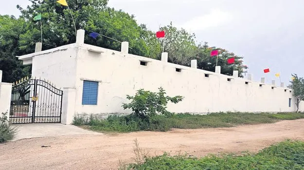 అగ్రిమెంట్‌ ఇవ్వండి..లేదా ఖాళీ చేయండి