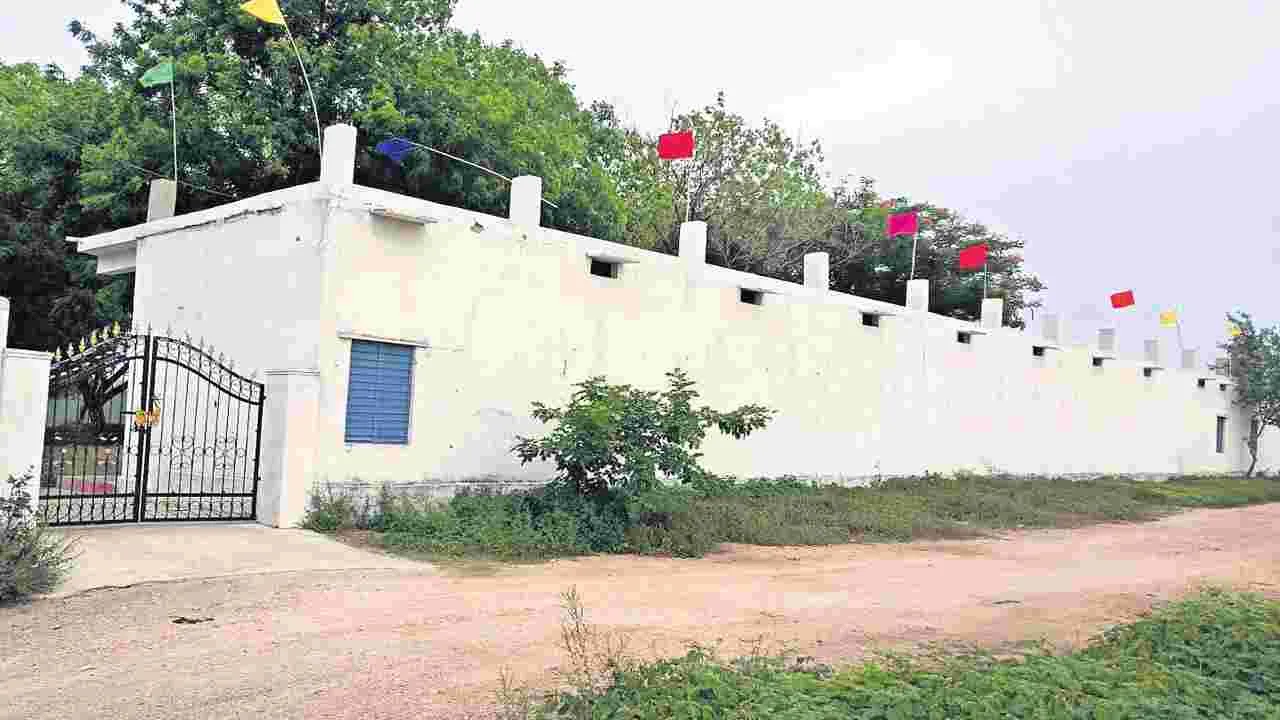 అగ్రిమెంట్‌ ఇవ్వండి..లేదా ఖాళీ చేయండి