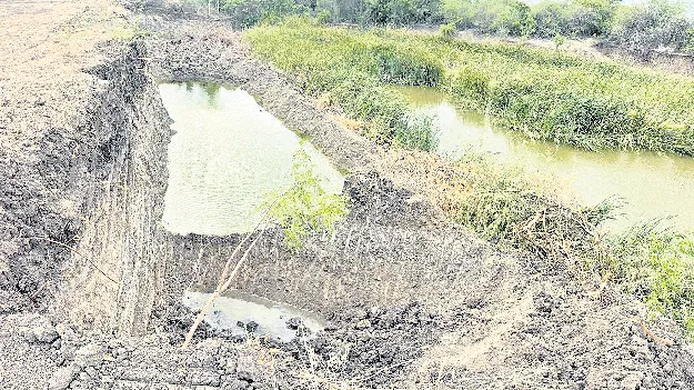 ఎన్‌ఎస్పీ కాలువపై అక్రమ తవ్వకాలు