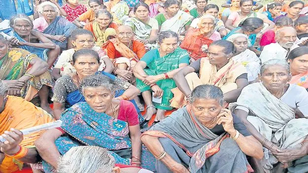 మన్యంలో 10 వేల మందికి పెన్షన్లు