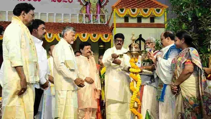 విజయవాడ తుమ్మలపల్లి కళాక్షేత్రంలో ఘనంగా ఉగాది వేడుకలు..