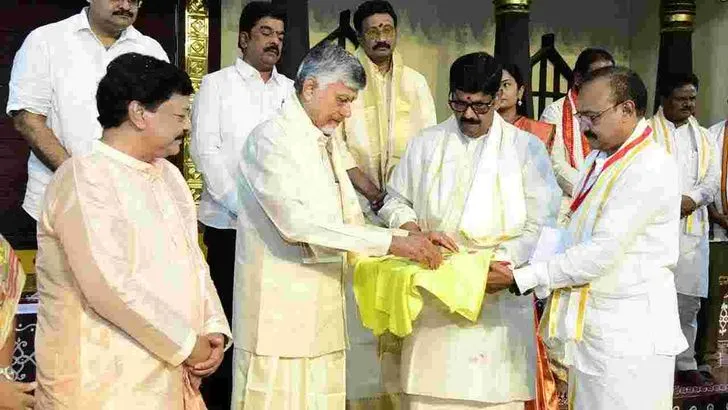 విజయవాడ తుమ్మలపల్లి కళాక్షేత్రంలో ఘనంగా ఉగాది వేడుకలు..