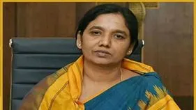 ఎవరబ్బ సొత్తని పాసుపుస్తకాలపై జగన్‌రెడ్డి తన ఫొటో వేయించుకున్నాడు..
