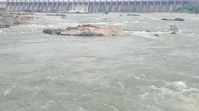 తుంగభద్రలో మునిగి నలుగురి మృతి