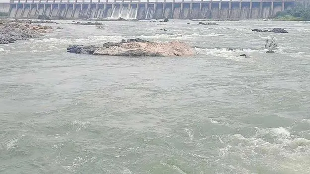 తుంగభద్రలో మునిగి నలుగురి మృతి