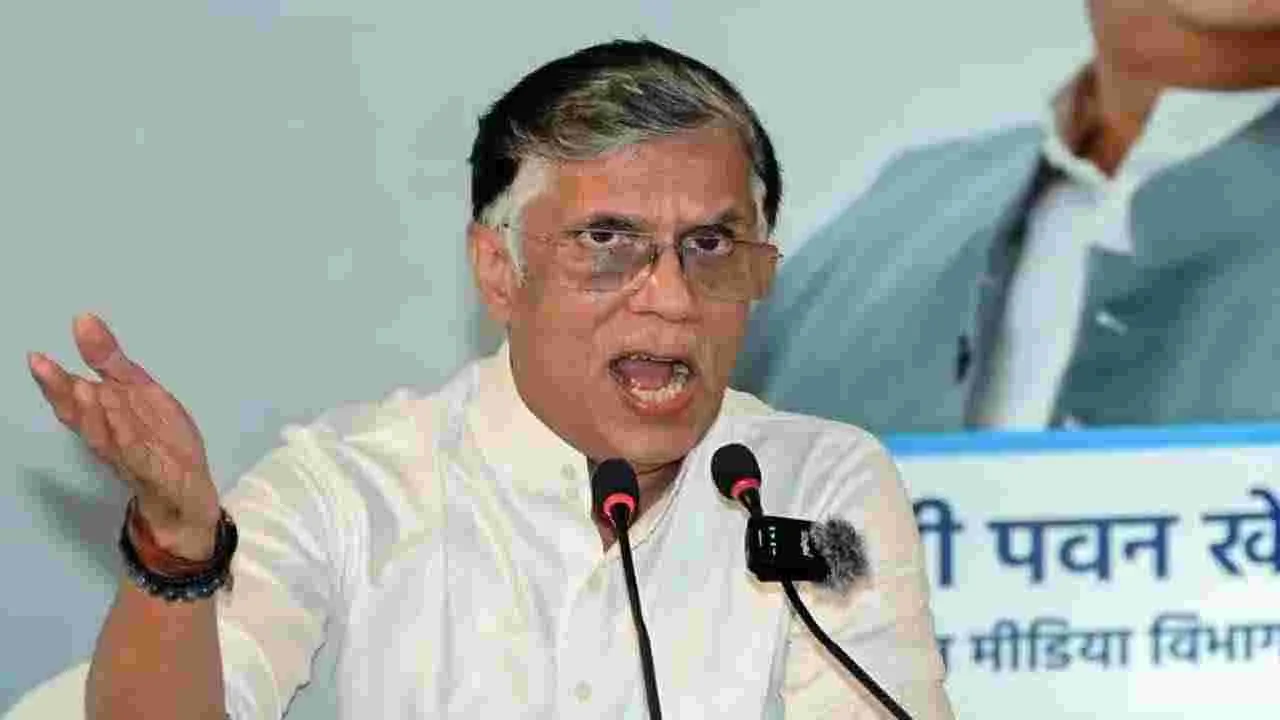 సీఎం భార్య పాస్‌పోర్ట్ వివాదం.. పవన్ ఖేడాకు ముందస్తు బెయిలు