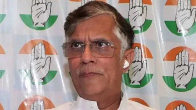 తెలంగాణ హైకోర్టులో పవన్ ఖేడా ముందస్తు బెయిలు పిటిషన్