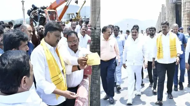 తుంగభద్ర డ్యామ్ గేట్ల పనులను పరిశీలించిన మంత్రి పయ్యావుల కేశవ్