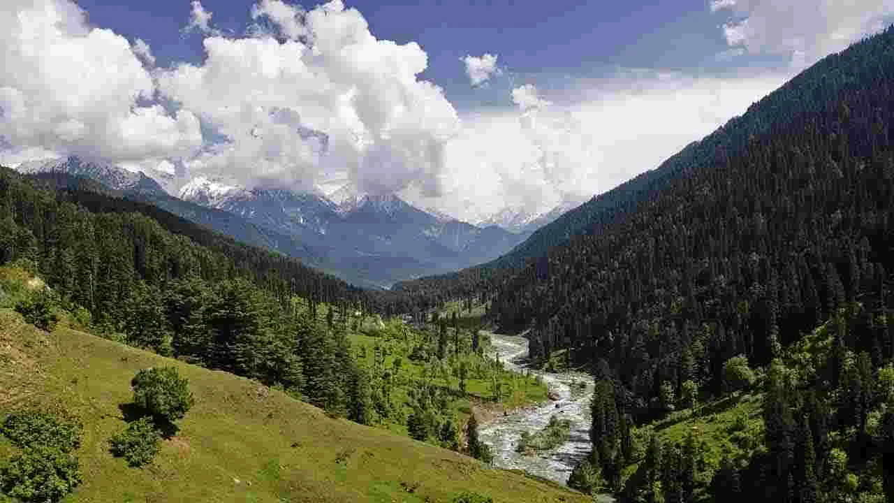 జమ్ముకశ్మీర్‌లో కూలిన ఎయిర్‌ఫోర్స్ విమానం