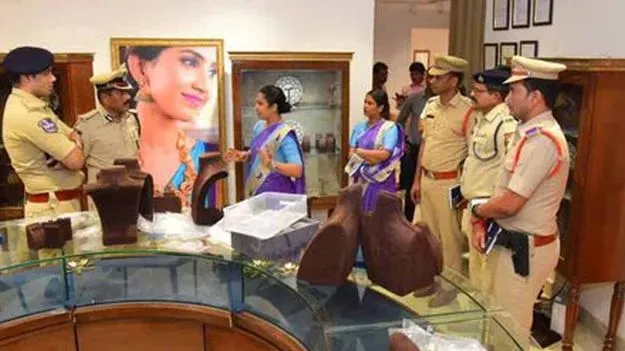 పీఎంజే జ్యవెలరీ కేసులో దొంగలు అరెస్ట్.. నేడు మీడియా ముందుకు.. 