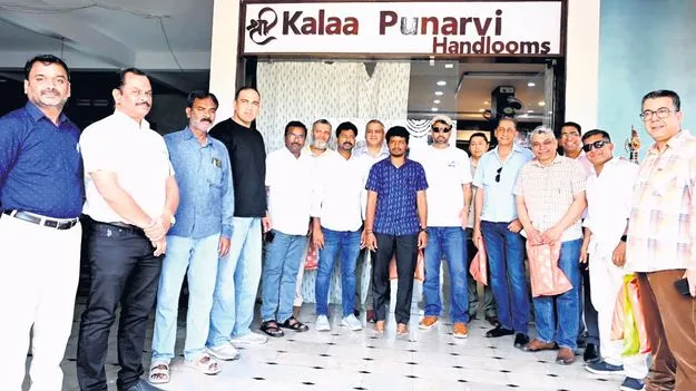 పోచంపల్లి ఇక్కత వసా్త్రలు అద్భుతం