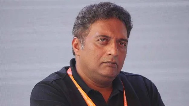 రామలక్ష్మణులపై వివాదాస్పద వ్యాఖ్యలు.. ప్రకాశ్‌ రాజ్‌పై పరువు నష్టం దావా