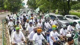 ఢిల్లీకి వస్తున్న రైతులు.. హర్యానా-పంజాబ్ సరిహద్దు శంభు బార్డర్ వద్ద హైటెన్షన్..