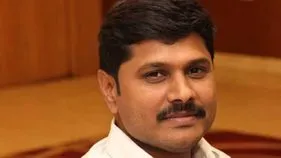 బెంగళూరులో శ్రీహరిని అదుపులోకి తీసుకున్న పోలీసులు