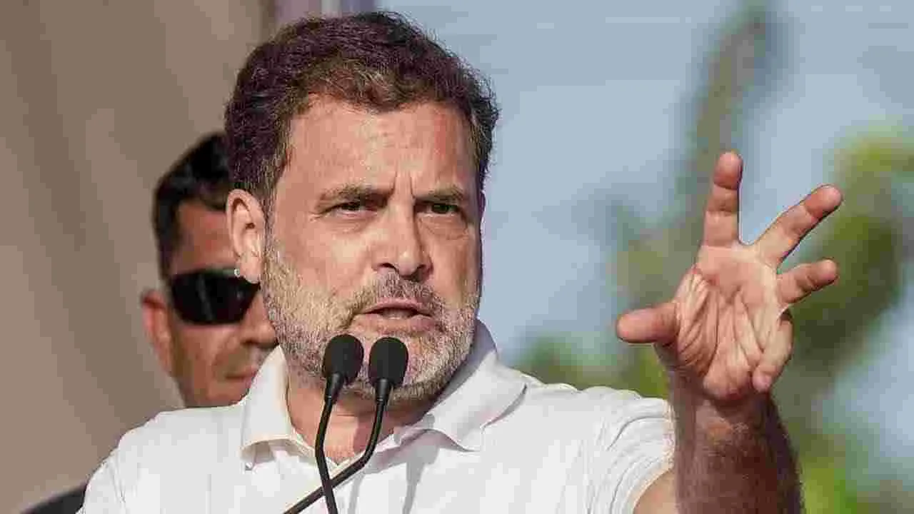 ఆ ఇద్దరిదీ ఆధికారం కోసం ఆరాటం, పేదలను పట్టించుకోరు: రాహుల్