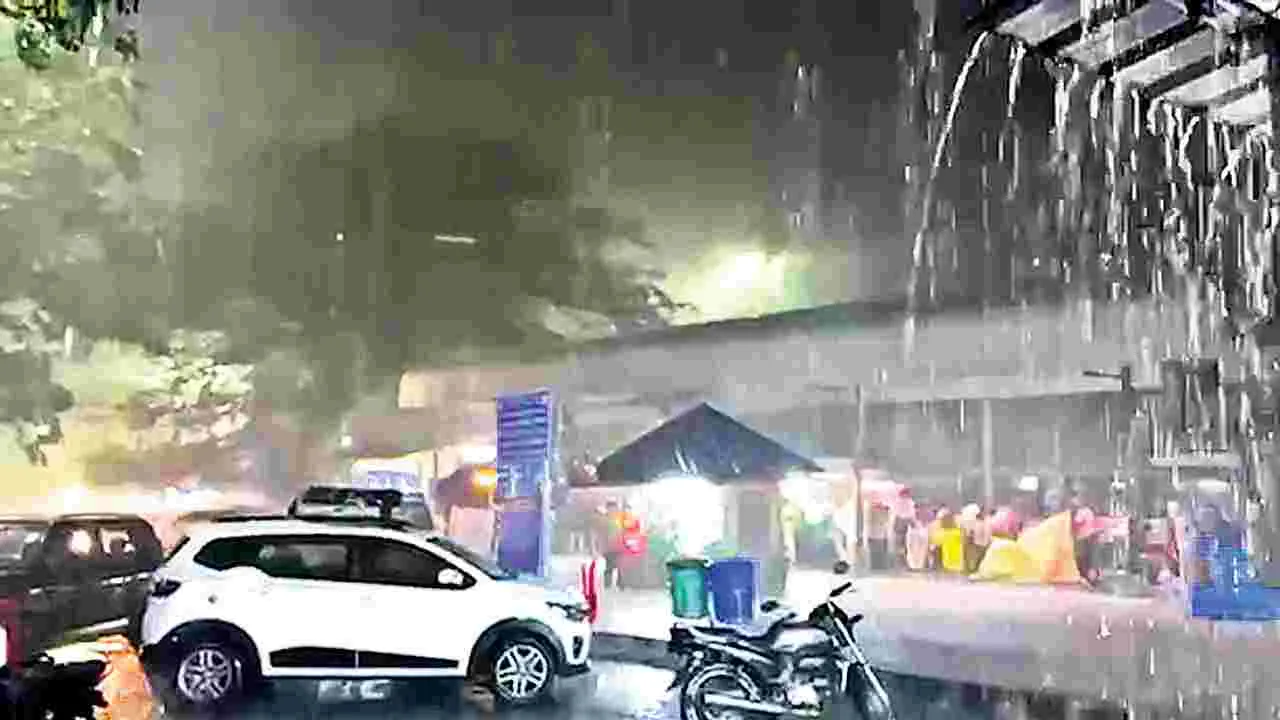 Tirumala: తిరుమలలో భారీ వర్షం