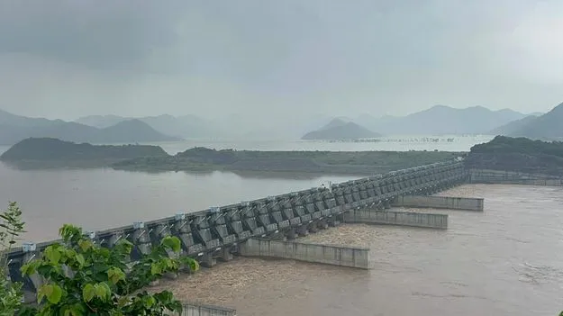 ఉత్తర జిల్లాల్లో వరదలు.. దక్షిణాన కరువు 