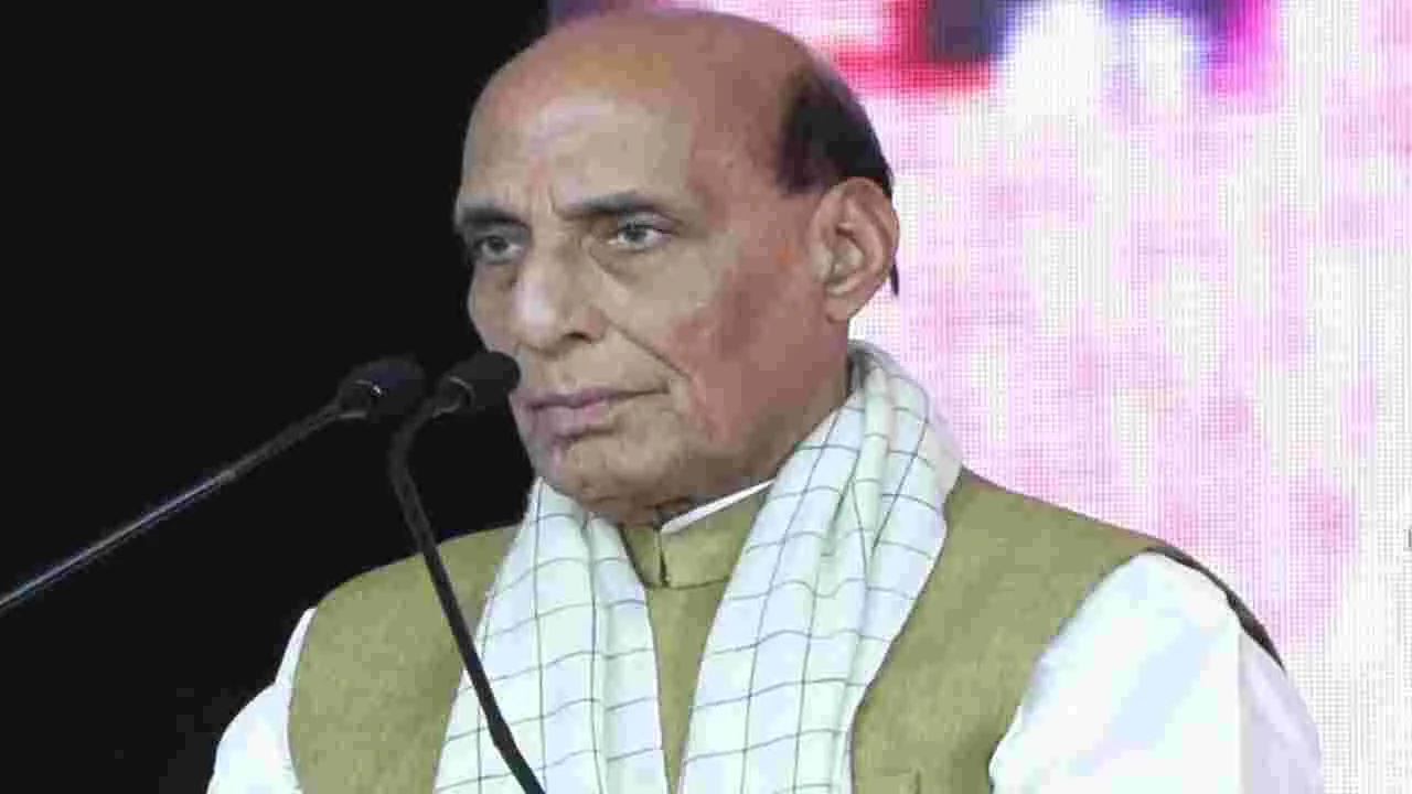 ఎల్డీఎఫ్, యూడీఎఫ్‌కు కొత్త నిర్వచనం... సాగనంపండని రాజ్‌నాథ్ పిలుపు