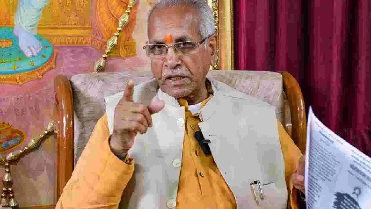 విరాళాల వివాదంలో కీలక పరిణామం.. చంపత్ రాయ్‌పై పోలీసులకు ఫిర్యాదు..