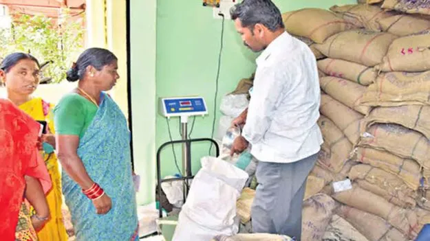 తెలంగాణలో రేషన్ పంపిణీ వేగవంతం