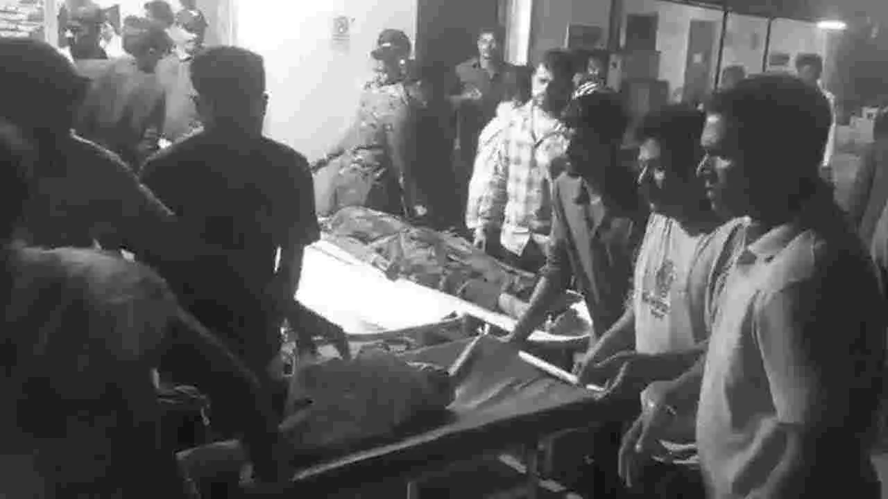 ఘోర రోడ్డు ప్రమాదం.. 12 మంది మృతి..