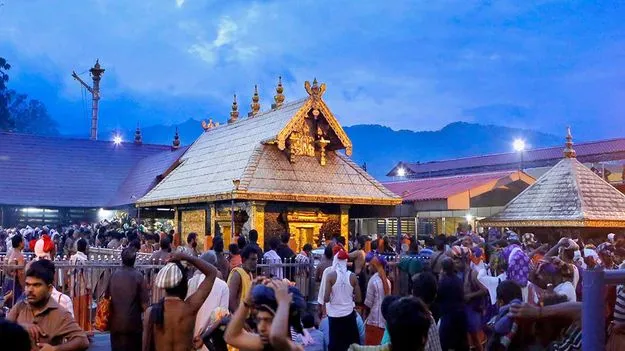 మత విశ్వాసం న్యాయ సమీక్షకు అతీతమైంది.. శబరిమలలో మహిళల ప్రవేశంపై సుప్రీం సమీక్షలో కేంద్రం వాదన