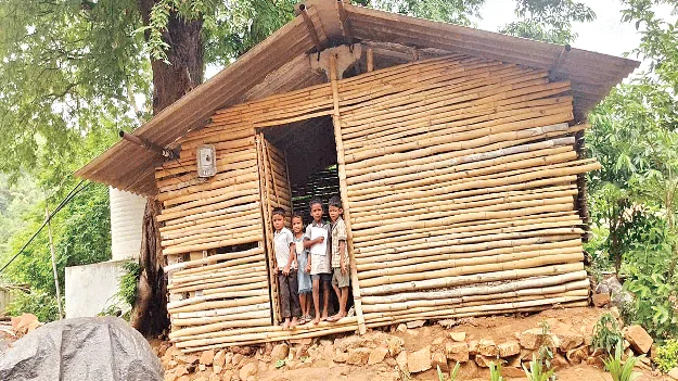  Tin Sheds రేకులషెడ్డుల్లోనే ఓనమాలు 