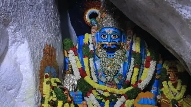 కొమురవెల్లి మల్లన్నకు ఇన్‌చార్జి గ్రహణం!