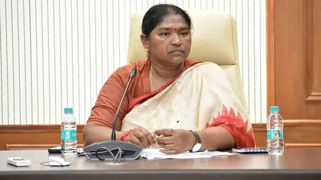 అభివృద్ధి పనులు, సంక్షేమ పథకాల పురోగతిపై మంత్రి సీతక్క సమీక్ష