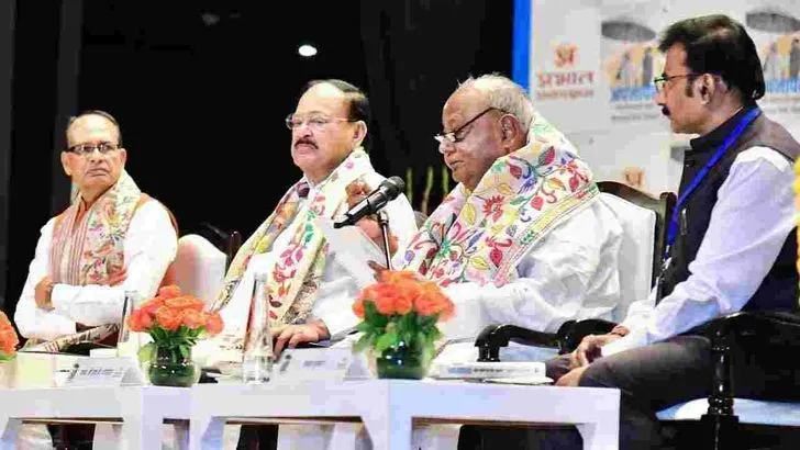 'అప్నాపన్‌-మై ఎక్స్‌పీరియన్స్ విత్ మోదీ' పుస్తకావిష్కరణ.. హాజరైన ప్రముఖులు